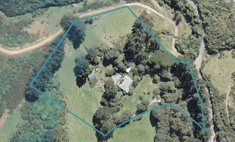 201 Stratton Street, Normandale, Lower Hutt - Carousel 1