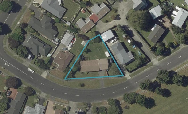 62 Clarke Avenue, Highbury, Palmerston North - Carousel 1