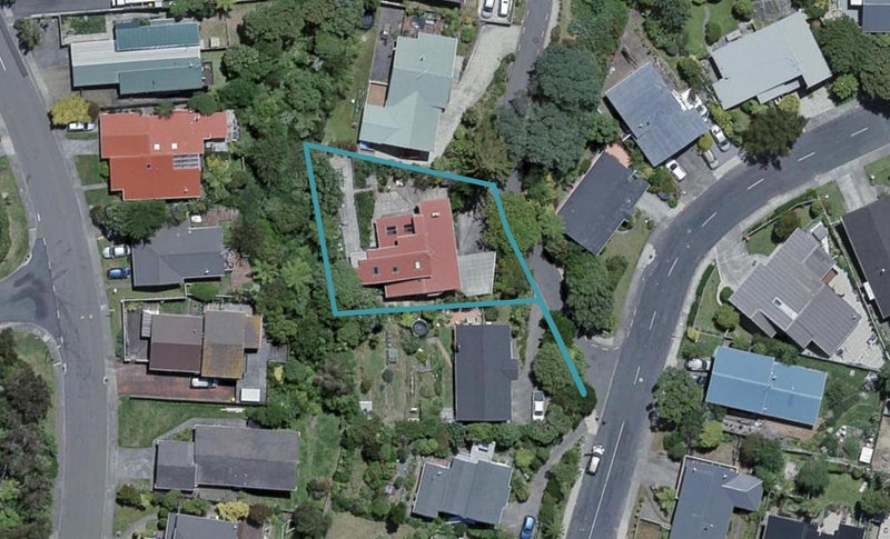 16 Chisbury Lane, Churton Park, Wellington - Carousel 1