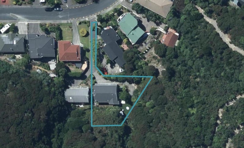 31 Leeward Drive, Whitby, Porirua - Carousel 1