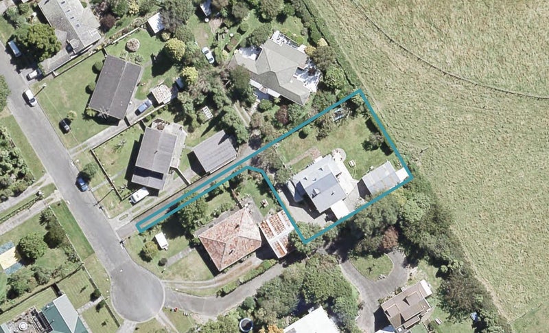 39 MacLaren Street, Maymorn, Upper Hutt - Carousel 1