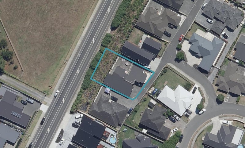 2 Swan Lane, Huntington, Hamilton - Carousel 1