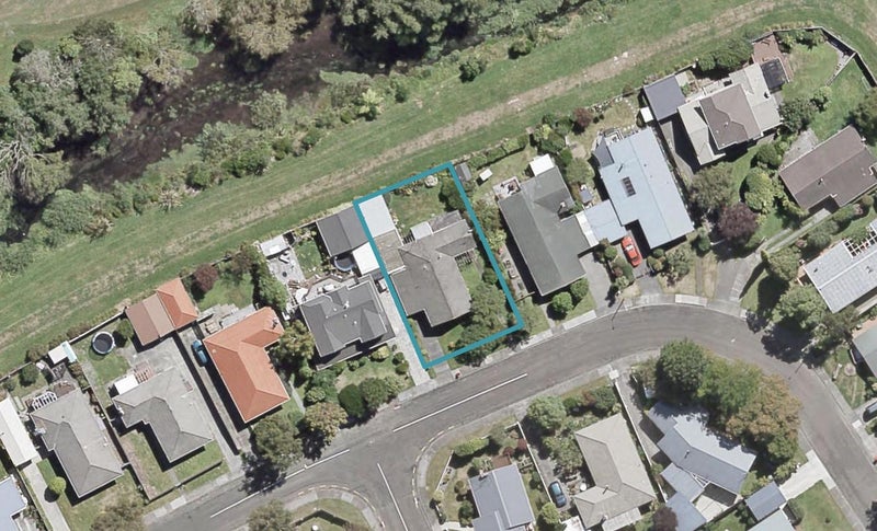 42 Whirinaki Crescent, Heretaunga, Upper Hutt - Carousel 1