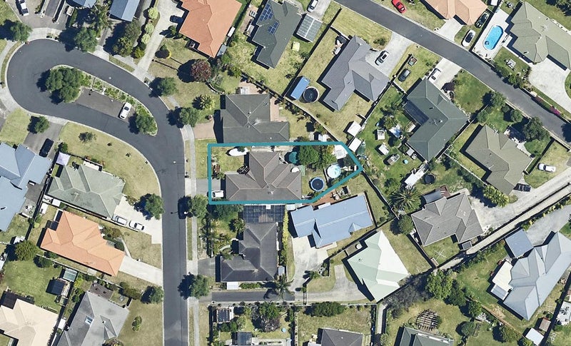 10 Thebes Grove, Papamoa Beach, Papamoa - Carousel 1