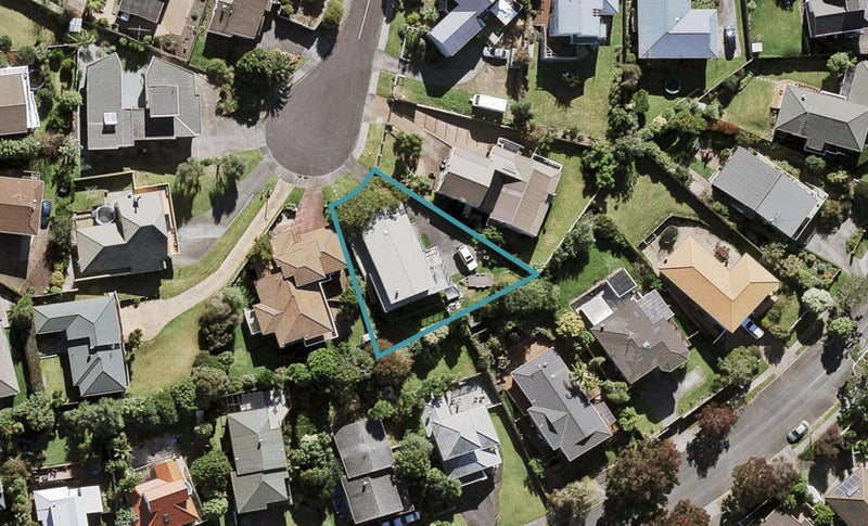 6 Farr Road, West Harbour, Auckland - Carousel 1