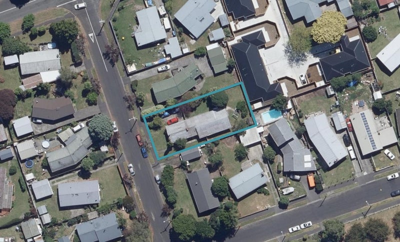 4 Terence Street, Fairview Downs, Hamilton - Carousel 1