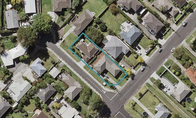 2/45 Gordon Avenue, Forrest Hill, Auckland - Carousel 1