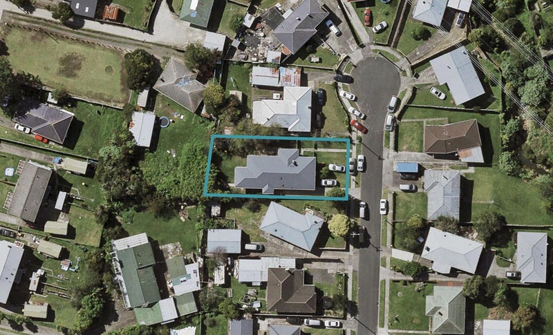 12 Emerson Road, Clover Park, Auckland - Carousel 1