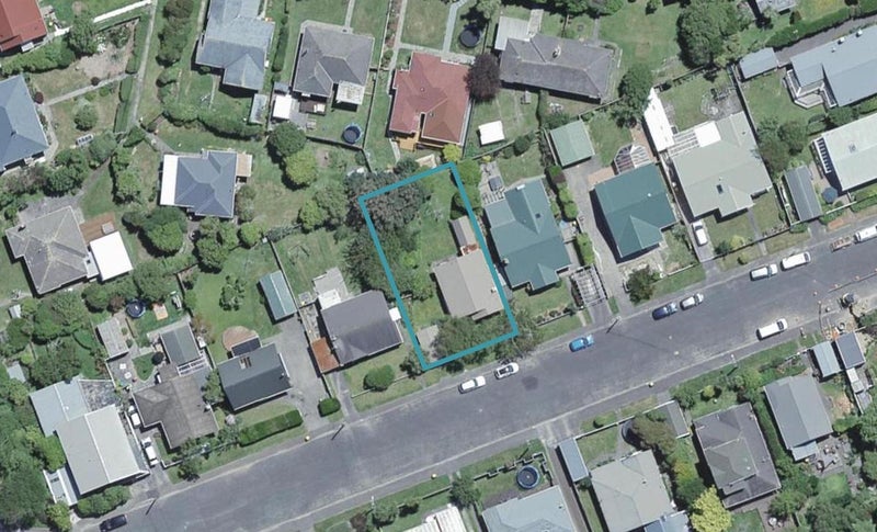 12 Hildreth Street, Karori, Wellington - Carousel 1