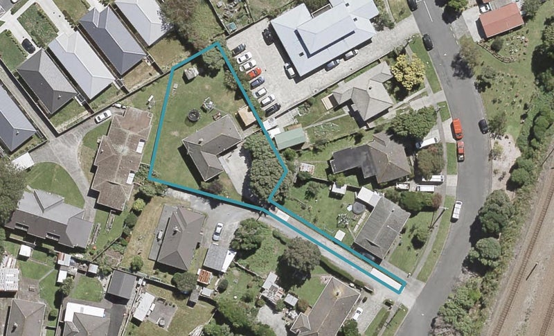 43 Farmer Crescent, Taita, Lower Hutt - Carousel 1