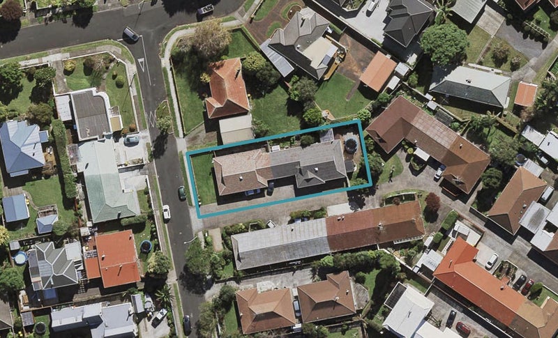2/4 Warwick Avenue, Papatoetoe, Auckland - Carousel 1