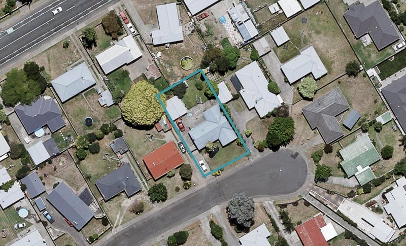 11 Walton Place, Flaxmere, Hastings - Carousel 1