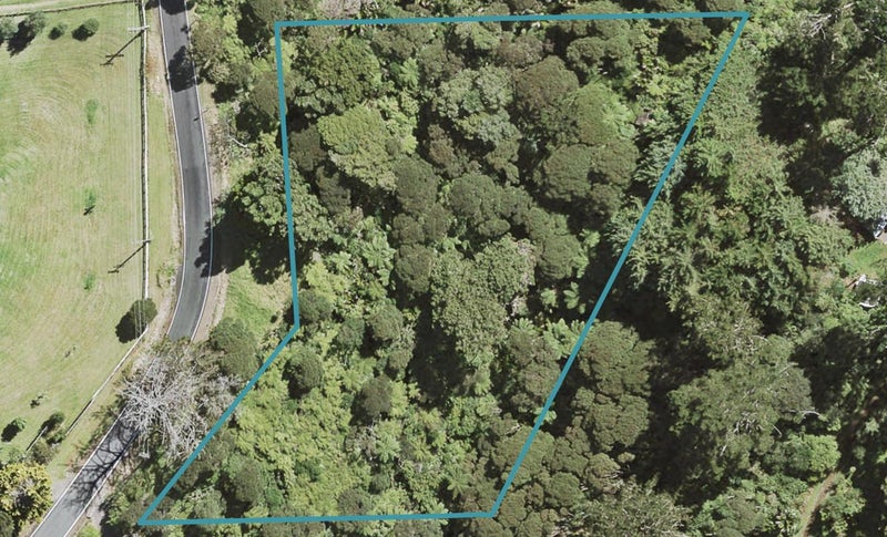 190 Shaw Road, Oratia, Auckland - Carousel 1