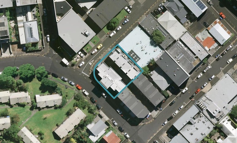 2H Middle Street, Freemans Bay, Auckland - Carousel 1