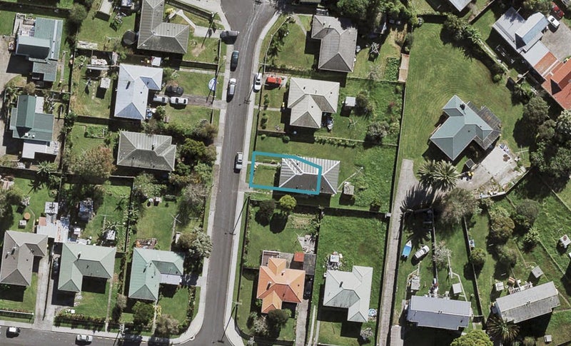 7 Richardson Place, Northcote, Auckland - Carousel 1