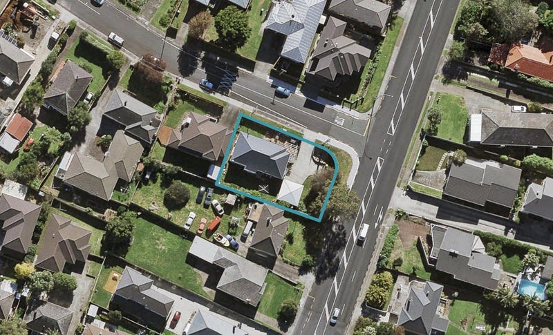 2 Haughey Avenue, Three Kings, Auckland - Carousel 1