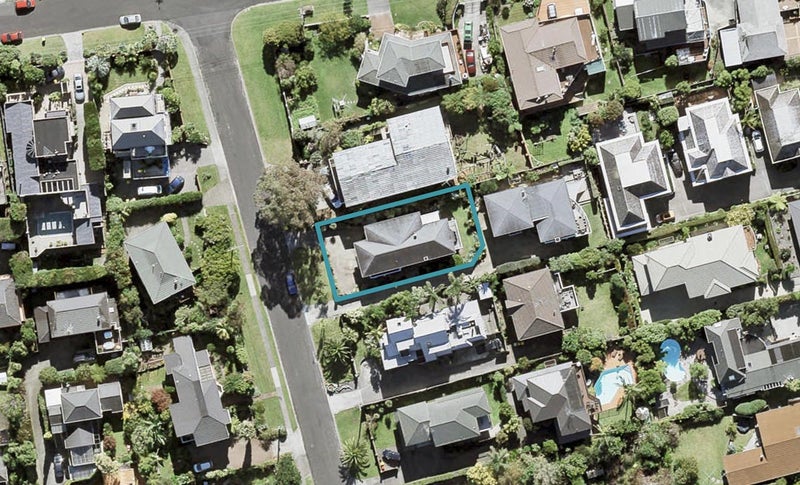 6 Newburn Road, Waiake, Auckland - Carousel 1