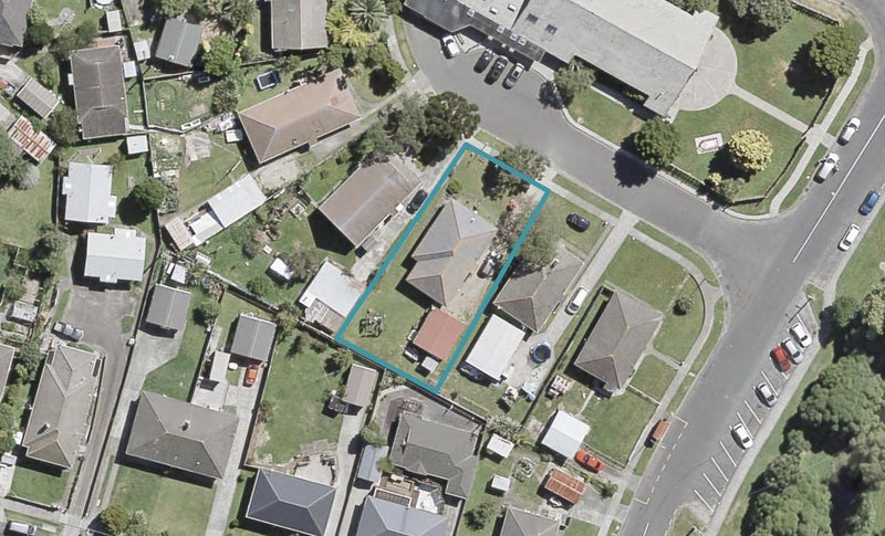 2 Puketapu Grove, Waiwhetu, Lower Hutt - Carousel 1