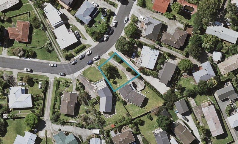 14 Tawavale Crescent, Totara Vale, Auckland - Carousel 1