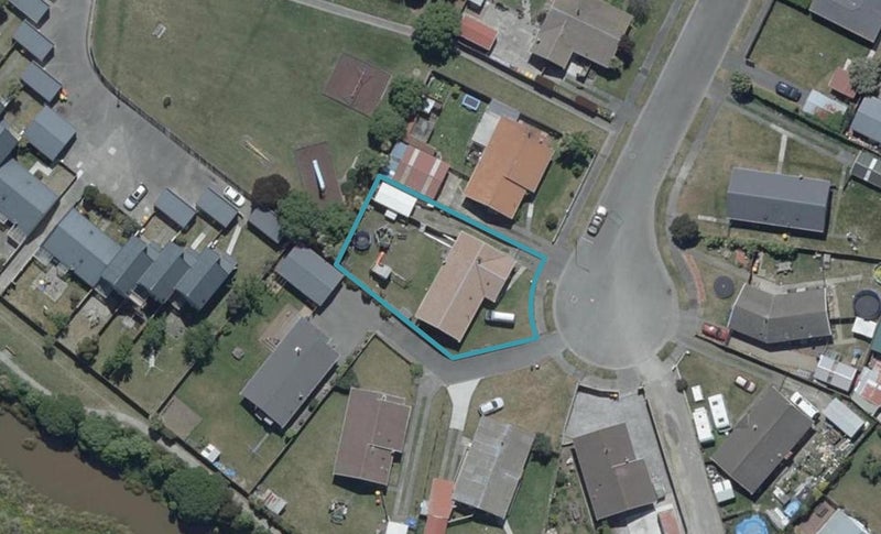 8 Karlaw Place, Parklands, Christchurch - Carousel 1