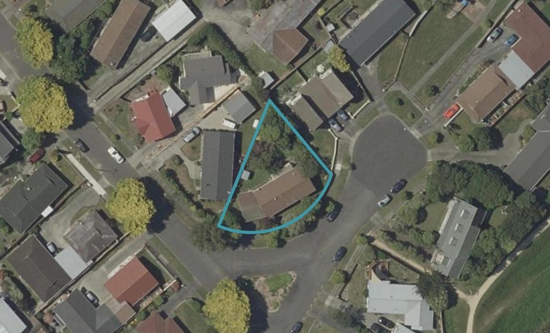 21 Cecil Place, Cloverlea, Palmerston North - Carousel 1