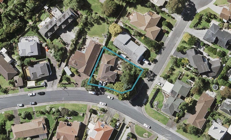 7 Landsberg Way, Windsor Park, Auckland - Carousel 1