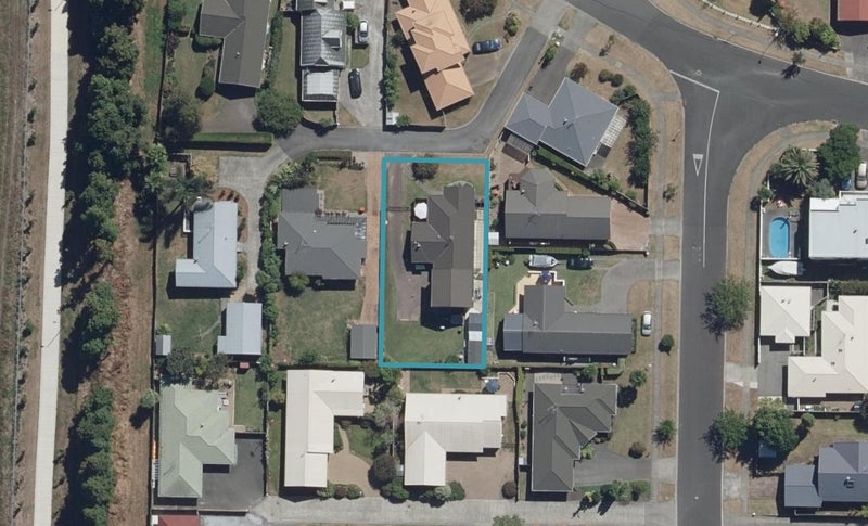 13 Rimmington Drive, Hamilton Lake, Hamilton - Carousel 1