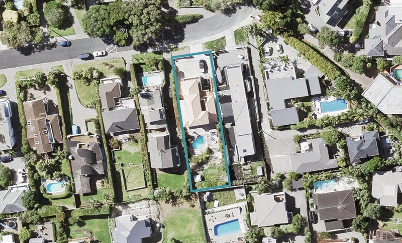 15 Garadice Road, Rothesay Bay, Auckland - Carousel 1