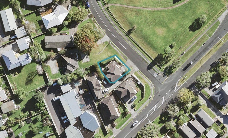 31 Rangitiki Crescent, Lynfield, Auckland - Carousel 1