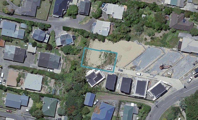 31 Glanmire Road, Newlands, Wellington - Carousel 1
