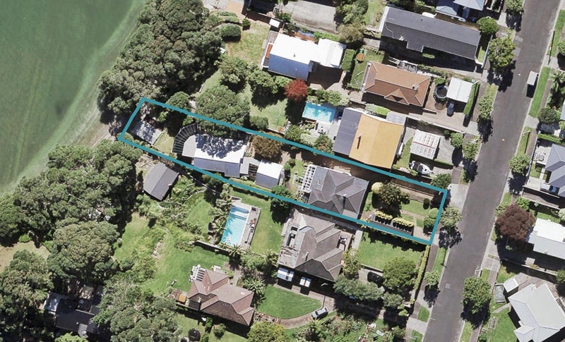 10A Harbour View Road, Point Chevalier, Auckland - Carousel 1