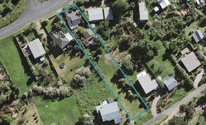 38 Hamilton Road, Surfdale, Waiheke Island - Carousel 1