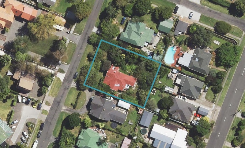 11 Cheeseman Road, Inner Kaiti, Gisborne - Carousel 1