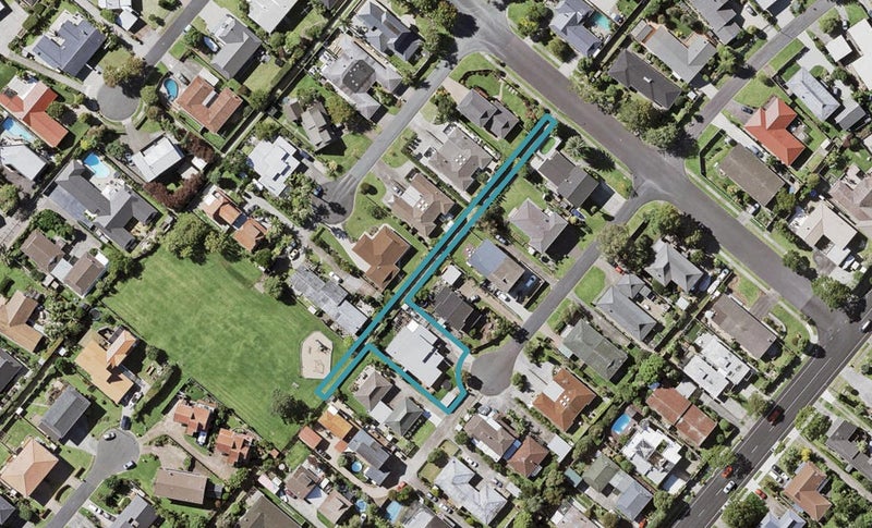 2/9 Levaut Place, Half Moon Bay, Auckland - Carousel 1