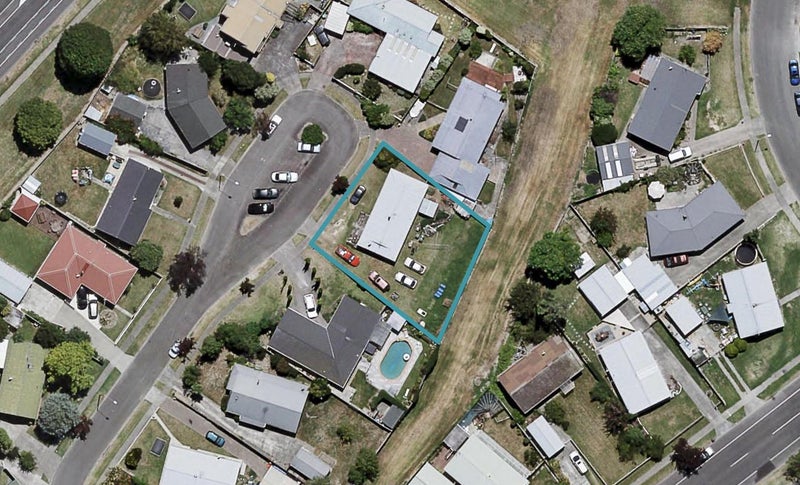 10 Cormack Place, Greenmeadows, Napier - Carousel 1