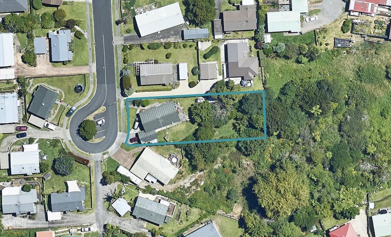 11 Ferndown Close, Brookfield, Tauranga - Carousel 1