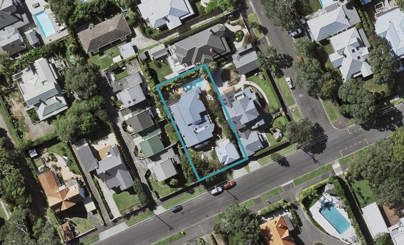 42 Stanley Point Road, Stanley Point, Auckland - Carousel 1