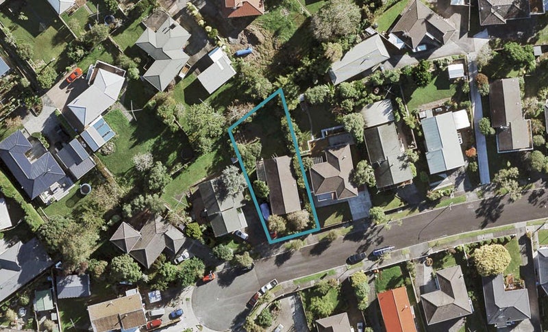 21 Dallas Place, New Windsor, Auckland - Carousel 1