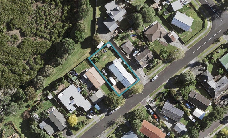 21 Bluewater Place, Wattle Downs, Auckland - Carousel 1