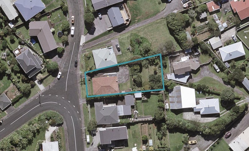 53 Queens Road, Glen Avon, New Plymouth - Carousel 1