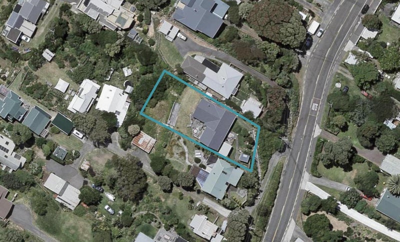 85 Wellington Road, Paekakariki - Carousel 1