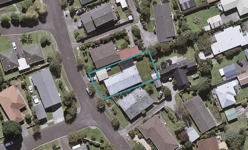 11 John Guthrie Place, Merrilands, New Plymouth - Carousel 1