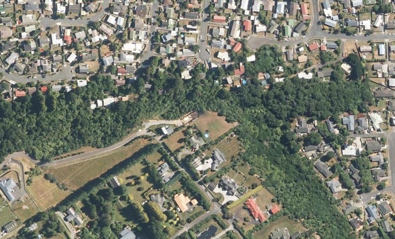 36B Emerald Hill Drive, Birchville, Upper Hutt - Carousel 1