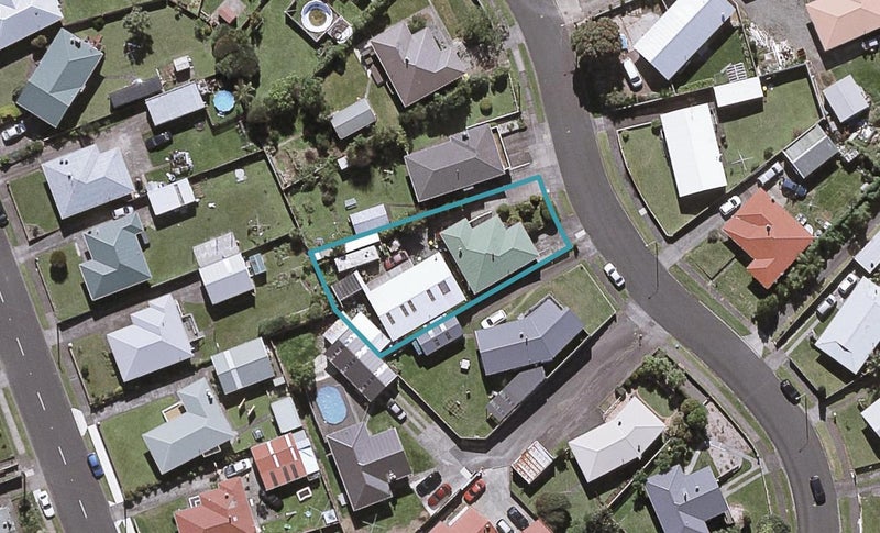 22 Clearmont Crescent, Blagdon, New Plymouth - Carousel 1