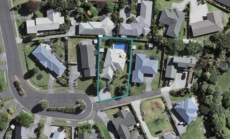 18 Brookesmith Drive, Waiuku, Waiuku - Carousel 1