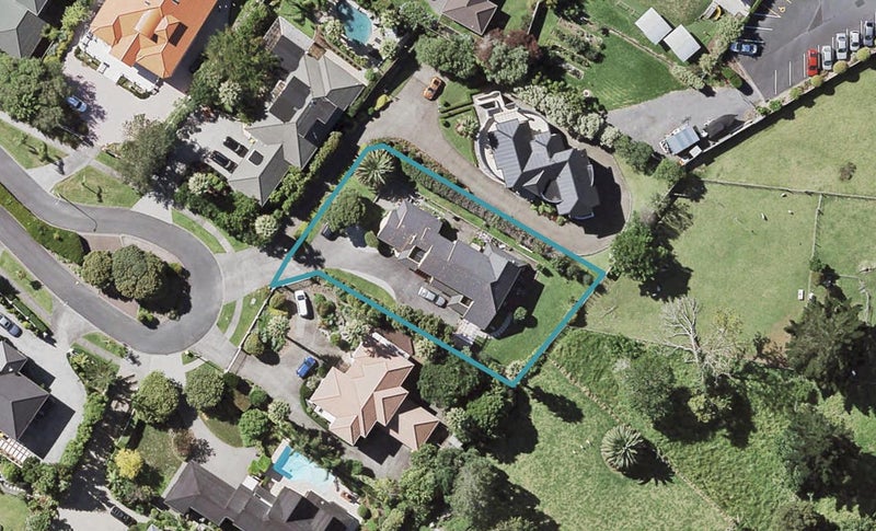 17 Del Mar Court, Shamrock Park, Auckland - Carousel 1