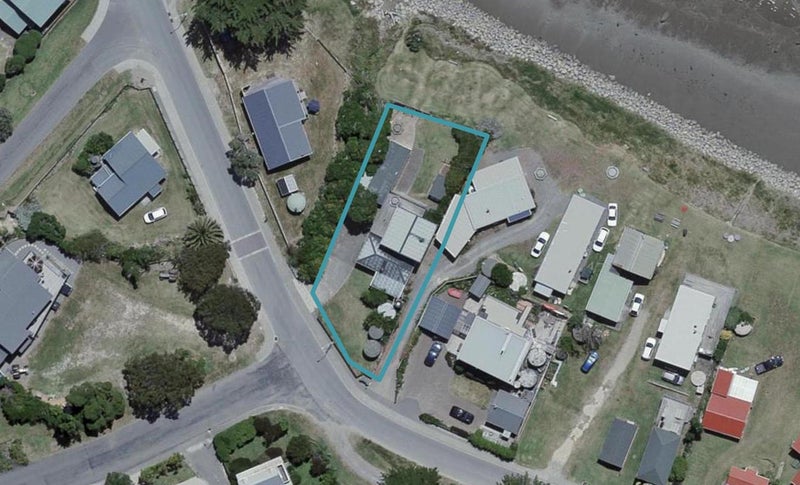 103 Jetty Road, Castlepoint - Carousel 1