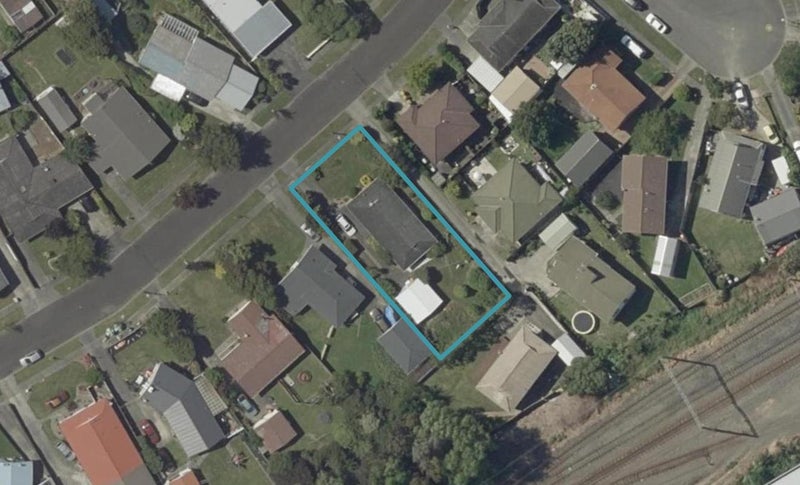 52 Geraldine Crescent, Cloverlea, Palmerston North - Carousel 1