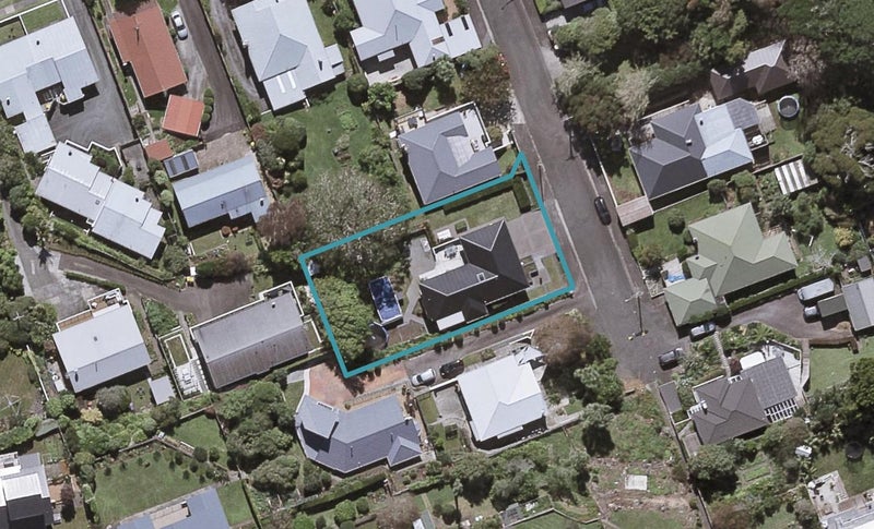 4 Barton Street, Strandon, New Plymouth - Carousel 1