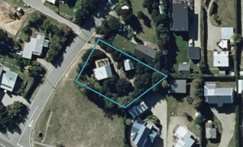 4 Flora Dora Parade, Wanaka - Carousel 1